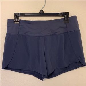 Lululemon size 6 hotty hot shorts